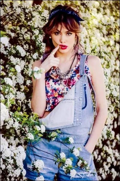 Quelle est la première chanson de la saison 2 ?