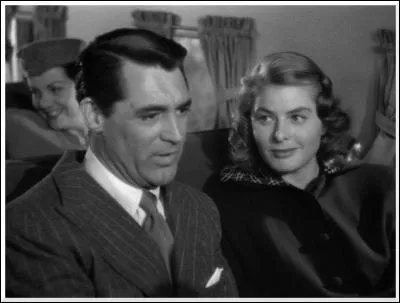 Dans quel film de 1946 Ingrid Bergman est-elle une allemande au service des américains ?