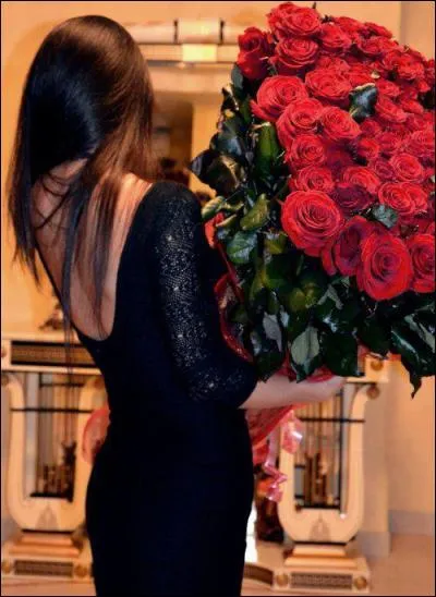 Enfin, avec cent une roses, on exprime...