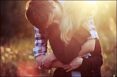 Quel rose symbolise la douceur, la fidélité et l'affection ?