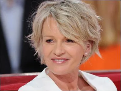 Journaliste, animatrice et comédienne, on me connait surtout pour "Toute une histoire" et "C'est au programme" sur France 2. Je viens de Bordeaux et j'ai écrit des livres. Qui suis-je ?