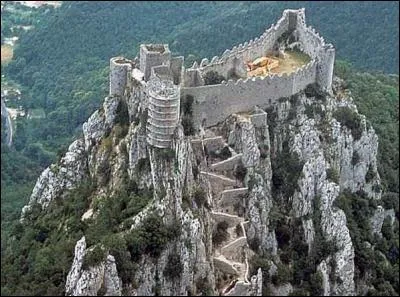 La "consolation" est le seul sacrement des cathares.