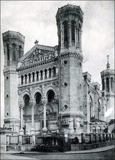 Dans quelle ville peut-on voir la basilique Notre-Dame de Fourvière ?