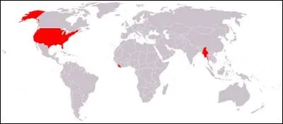 Quelle est la particularité de ces pays en rouge, peu nombreux (3) mais répartis sur toute la planète ?