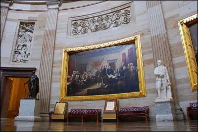 Le 4 juillet 1776 l'humanité a rendez-vous avec un grand texte politique qui déclare pour l'éternité que les hommes naissent égaux et que la vie, la liberté et la recherche du bonheur font partie de leurs droits inaliénables. Quel est ce texte ?