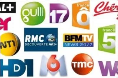 Quelle chaîne française n'a pas les même horaires de journaux que les autres ?