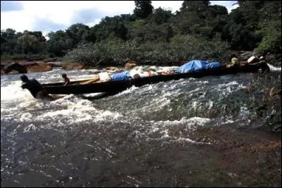 Adjectif permettant de passer une rivière sans trop se mouiller !