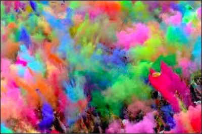 De quelle couleur le papier de la lettre est-il ?