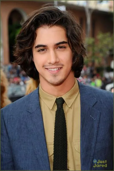 Comment s'appelle-t-il dans la vie ?