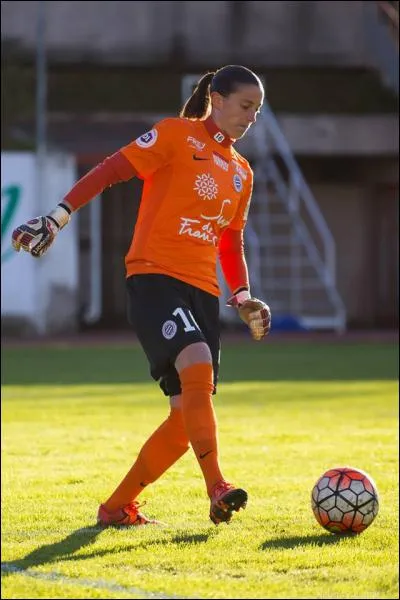 Qui est cette joueuse de D1 féminine ?