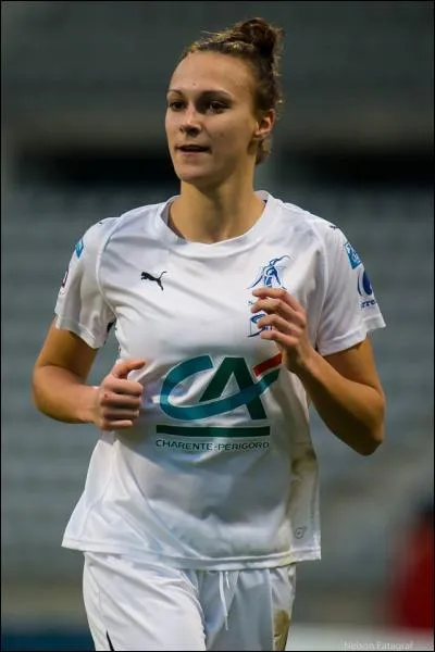 Qui est cette joueuse de D1 ?