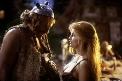 Qui incarne Falbala dans le film de Claude Zidi, "Astérix et Obélix contre César" ?