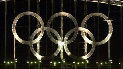 Né un 17 février, J'ignore s'il le roule bien mais c'est ce qui lui permit d'obtenir la médaille de bronze aux Jeux olympiques d'hiver de 1994 à Lillehammer :