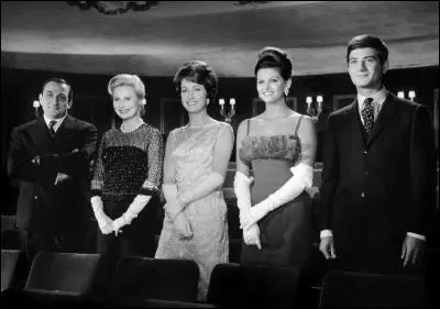 Née un 29 février, elle est de celles qui ne vieillissent que tous les 4 ans, la preuve : elle a eu 95 ans en 2015, elle a toujours de beaux yeux, tu sais !