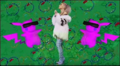 Quel est le titre cette chanson dans laquelle elle apparaît ?