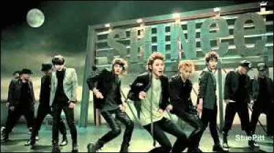 Dans quelle chanson Minho a-t-il les cheveux longs ?