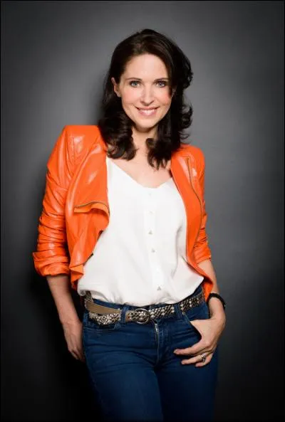 Elle joue le rôle de Jeanne depuis "les Vacances de l'Amour", c'est la compagne de Nicolas. C'est une aventurière, elle n'aime pas du tout Ingrid.