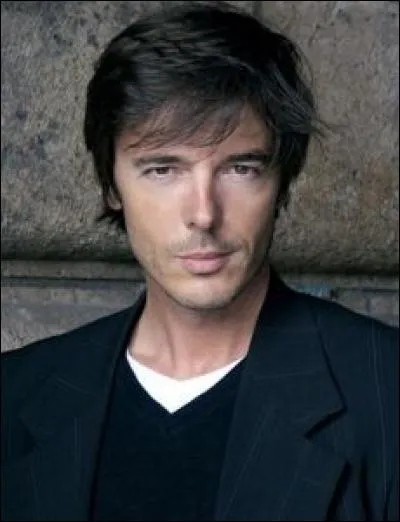 Il n'a pas joué dans beaucoup d'épisodes, mais il a été remarqué quand même. Ingrid fait croire que Dan est son cousin qui n'est en réalité que son amant évadé de prison.