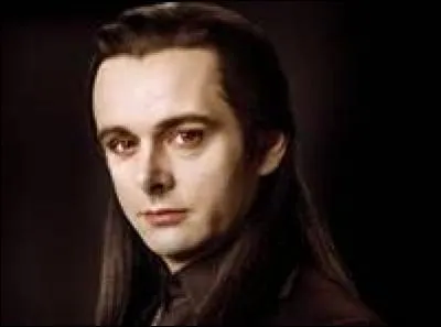 Aro veut tuer Edward car il fréquente une humaine. Que dit Alice pour le sauver ?