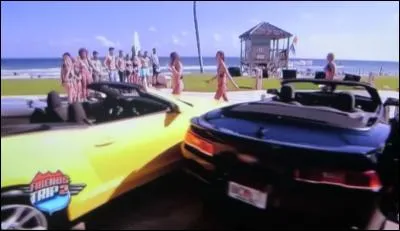 De quelle couleur le cabriolet de la Team Nadège est-il ?