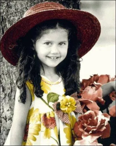 Cette petite fille a "les dents du bonheur" ! Comment s'appelle cet écartement des dents ?