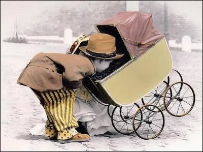 Voici un landau servant à coucher les bébés, mais que peut-être aussi un landau ?