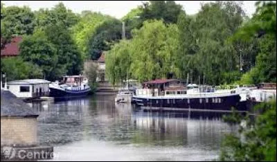 L'Yonne est très prisée pour le transport de marchandises, mais est aussi fréquentée par les plaisanciers. Quelle ville n'est pas sur ses rives ?