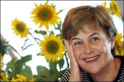 Où est née Dominique, Marie, Denise Voynet, anesthésiste, femme politique française. Elle est l'une des figures historiques des verts ?