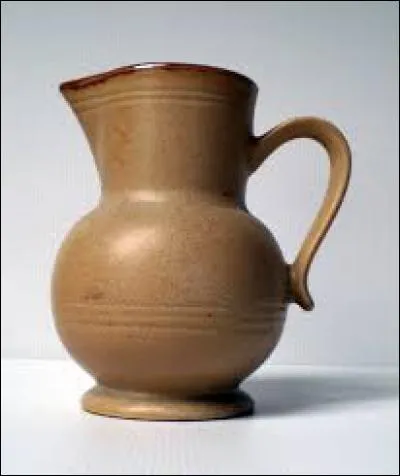 Quelle chanson sortie en 2014 commence par "Je suis une cruche..." ?