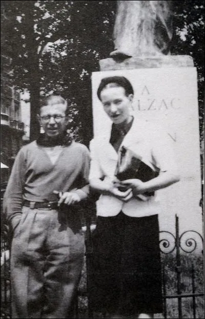 Ils ont été les grands amoureux mythiques de la littérature et de Saint-Germain-des-Prés. Ils se sont vouvoyés toute leur vie, ils ont été les phares de toute une génération autant masculine que féminine . Ce sont les révolutionnaires et existentialistes...