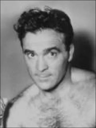 Marcel Cerdan décédé à 33 ans aurait eu 100 ans cette année .