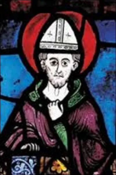 Sous l'impulsion d'un évêque (vers 970-1028), Chartres devient le berceau de la Renaissance intellectuelle avec la fondation de l'École de Chartres. Quel est le nom du religieux qui créa cet organisme et donna une nouvelle dimension à cette ville ?