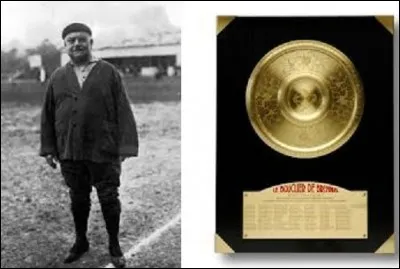 Le 30 novembre 1859, naît à Châteaudun, le graveur ciseleur et dirigeant sportif Charles Brennus, de son vrai nom Brennus Ambiorix Crosnier, connu pour avoir réalisé le fameux "bouclier de Brennus", en 1892, trophée récompensant le champion de France de rugby à XV. Quel club est le premier, cette même année, à lever cet objet ?