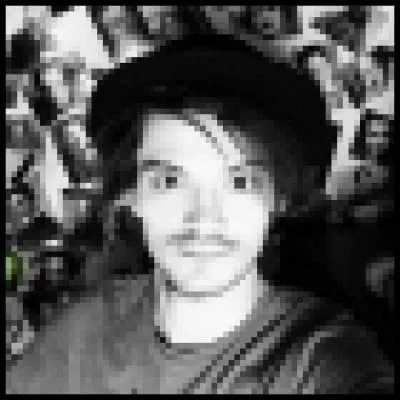 BillieGillan - Léa adore la série "Doctor Who". Dans cette série, qui est interprétée par Karen Gillan ?