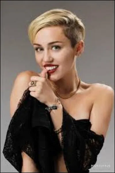 Lafan11203 - Sophie adore la série "Glee". Qui interpréta Dave Karofsky ?