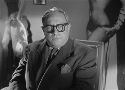 Il est le patron de la bo&icirc;te de nuit, mais comment se nomme-t-il ?