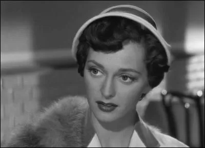 Quel nom porte la ma&icirc;tresse de Max ?