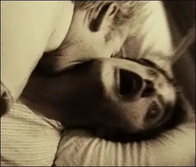 De quelle maladie allait mourir Edward avant de se faire transformer par Carlisle ?