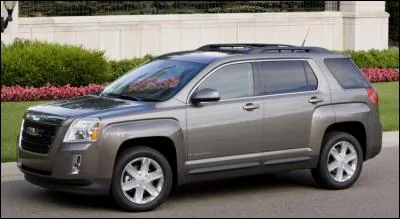 Franchement, on se demande bien pourquoi les designers ont renoncé à faire des roues carrées ! Mais pour la marque de cette GMC ...