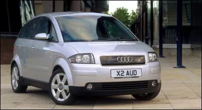 Avec sa drôle de tronche et son nom prémonitoire (A2), on peut dire que cette odieuse Audi a ---- (Complétez ! )