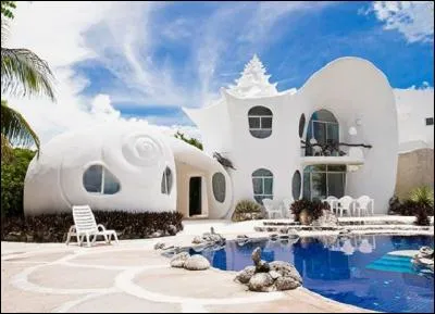 La maison-coquillage se trouve quelque part en Amérique latine : où donc ?