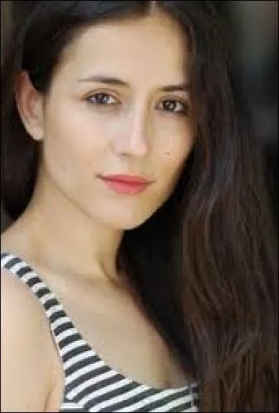 Chloé a une sur, comment s'appelle-t-elle ?