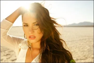 Peux-tu me donner le nom de cette chanson ?