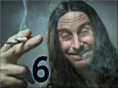 6 - Frank Gallagher de la série "Shameless". Il boit beaucoup. Sa femme a abandonné sa famille. Combien d'enfants a-t-il ?