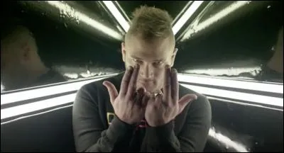 Actuellement, j'écoute du Jul, "Wesh alors", connaissez-vous cette chanson ?