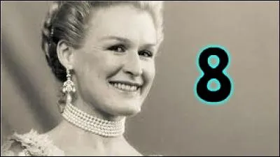 8 - La marquise de Merteuil du roman "Les Liaisons dangereuses". Elle aussi n'est pas très cool, mais c'est la reine du mauvais coup, et il faut mieux être de son côté ! Quel est le nom de son époux ?