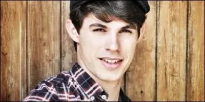 Quel métier faisait-il avant d'être chanteur ?