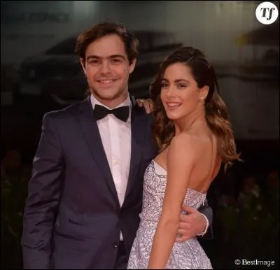 Martina Stoessel sortait avec... (De 2013 à fin 2015)