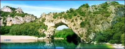 Trouvez le département avec ces 4 villes - Ailhon, Aizac, Accons, Colombier-le-Vieux.