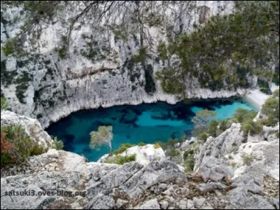 Trouvez le département avec ces 4 villes - Aix-en-Provence, Ceyreste, Châteaurenard, La Destrousse.